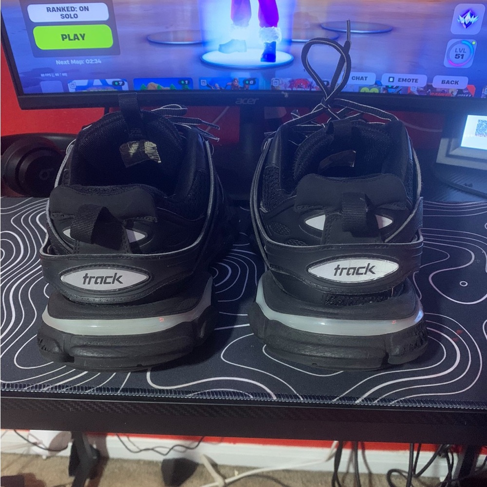 balenciaga trackers led